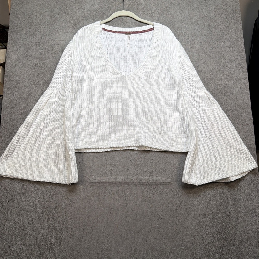 Free People Cropped Knit Top Women's Medium V‎ Neck Bell Sleeve Boho